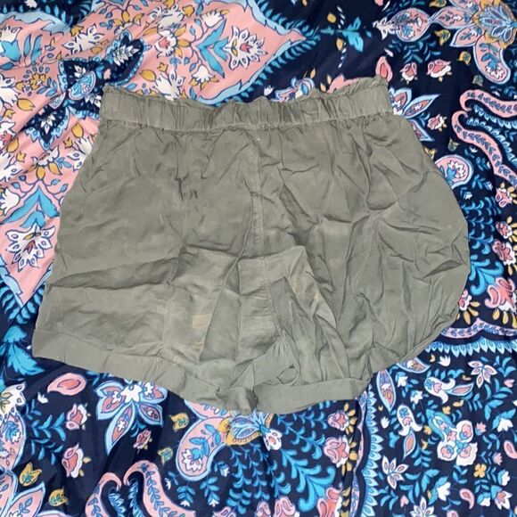 American Eagle paper bag shorts - Picture 3 of 5